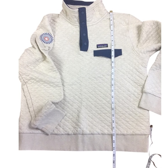 Patagonia® Worn Wear W's Organic Cotton Quilt Snap-T Pullover
Birch White & Navy - Picture 9 of 9